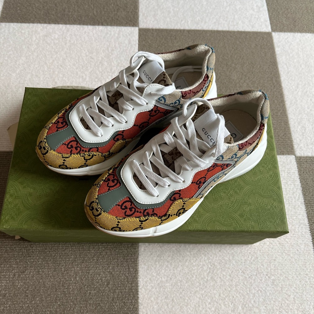 Like New GUCCI Rhyton Multicolor
Sneakers 36